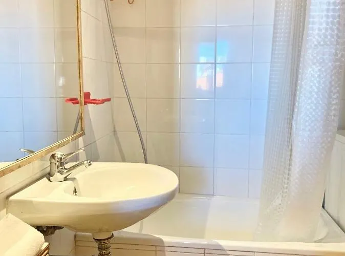 Typical River View Cosy And شقة